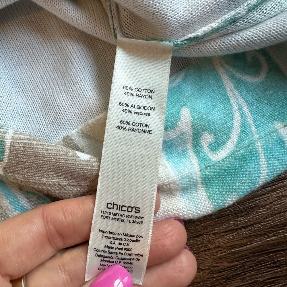 Large (2) Chico's Turquoise and Cream Swirl Top paisley - Picture 5 of 7